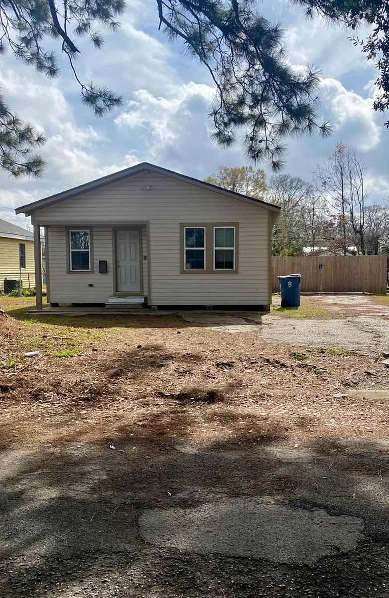 Front Yard - 330 Bellot St