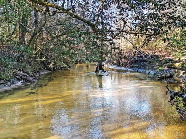 4343 E Plympton Rd, Laurel Hill, FL 32567