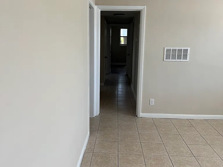 2525 Dean Rd — Photo 17