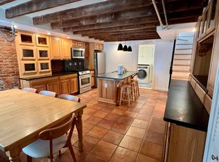 372 E 8th St, South Boston, MA 02127