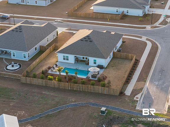 3rd image of 548 Golden Leaf Ave