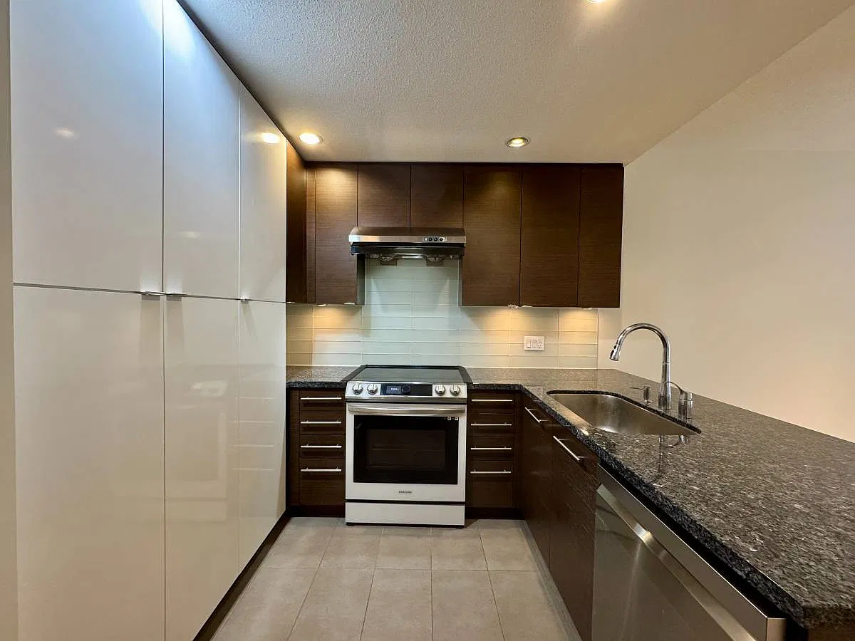 2 bed, 881 sqft, $3,400 — Photo 2