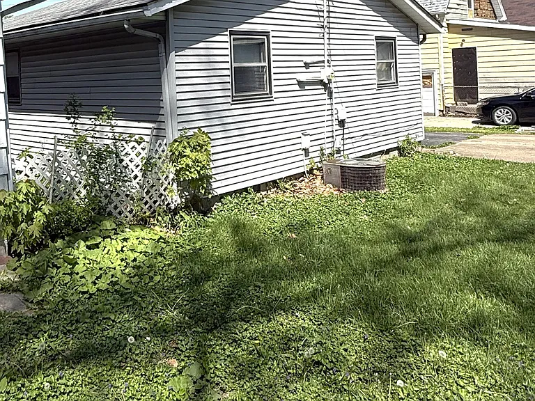 2148 N Church St — Photo 2