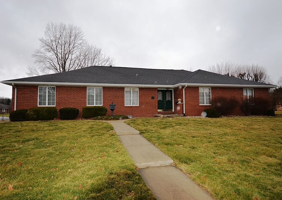 1st image of 758 Forest Dr