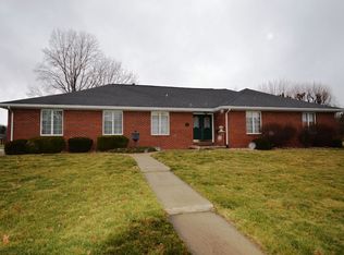 758 Forest Dr, Frankfort, IN 46041