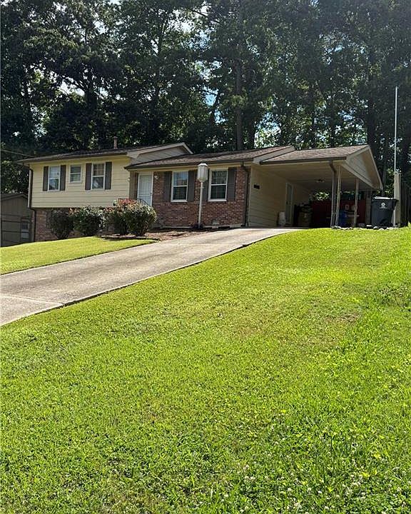 2nd image of 6490 Cedar Hurst Trl