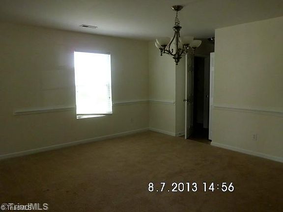 5th image of 3915 Edgewood Terrace Dr