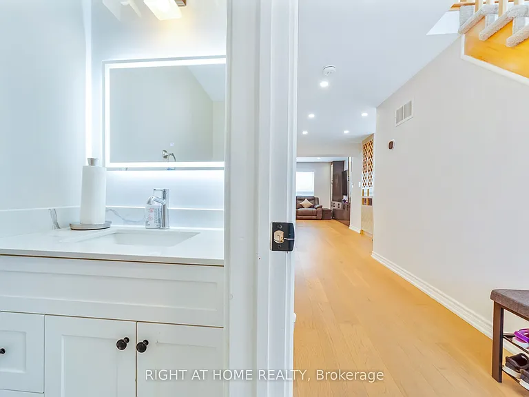 1300 Ravencliffe Ct — Photo 35
