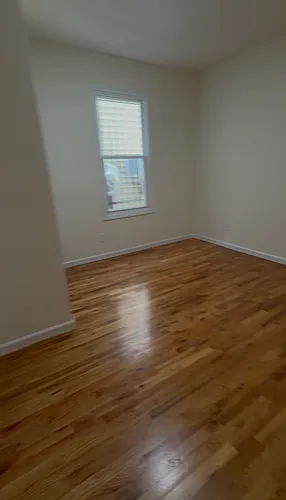 342-344 Hawthorne Ave #1 Photo 1