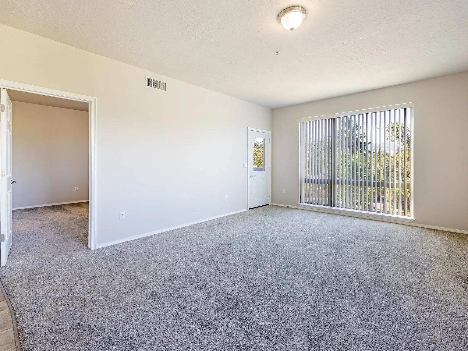 Ashlyn Place Apartments — Photo 3