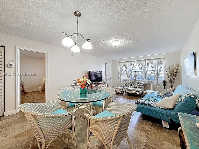 410 SE 2nd St #115 — Photo 5