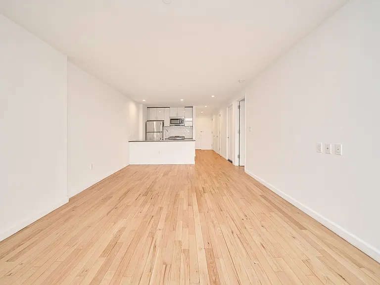 2211 3rd Ave #10-E — Photo 2