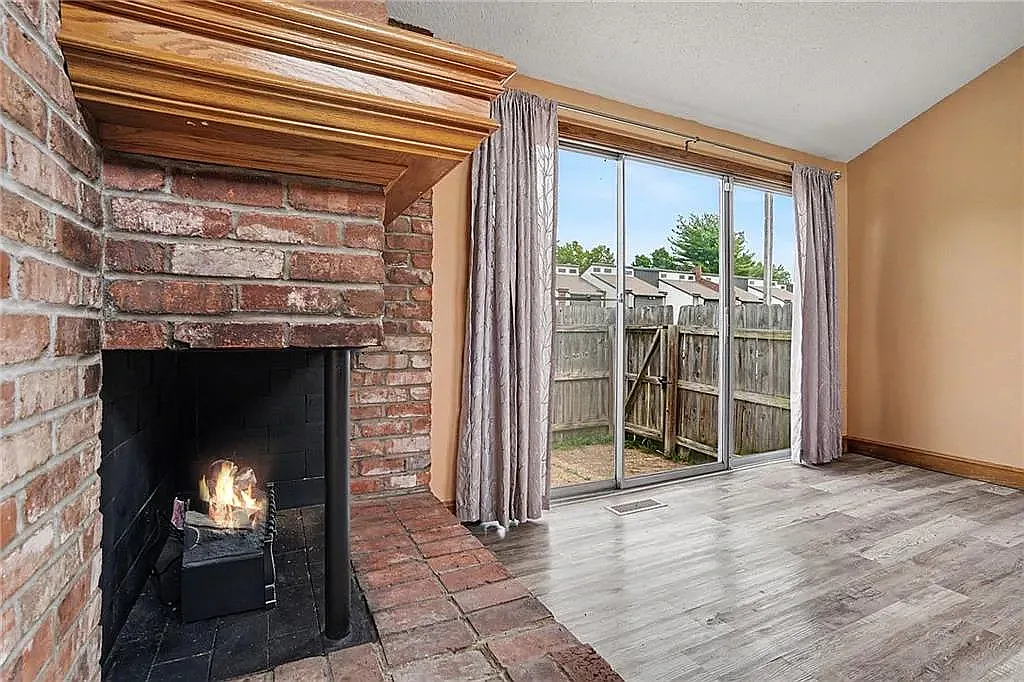 2 bed, 1160 sqft, $1,595 — Photo 4