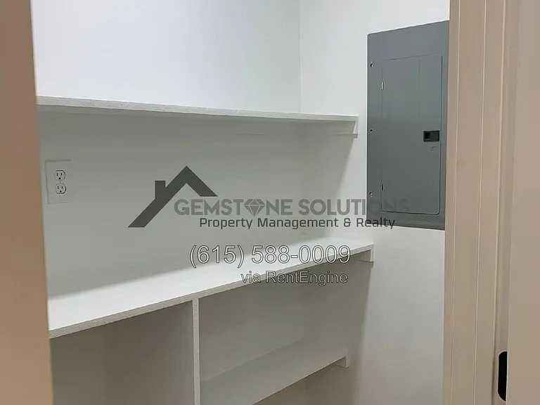 217 Oxford Dr — Photo 6