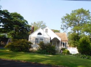 18 Floral Rd, Rocky Point, NY 11778