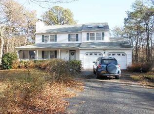 121 Washington Ave, Holtsville, NY 11742