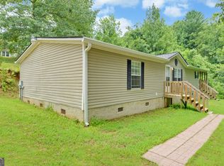136 Kolby Ln, Clayton, GA 30525