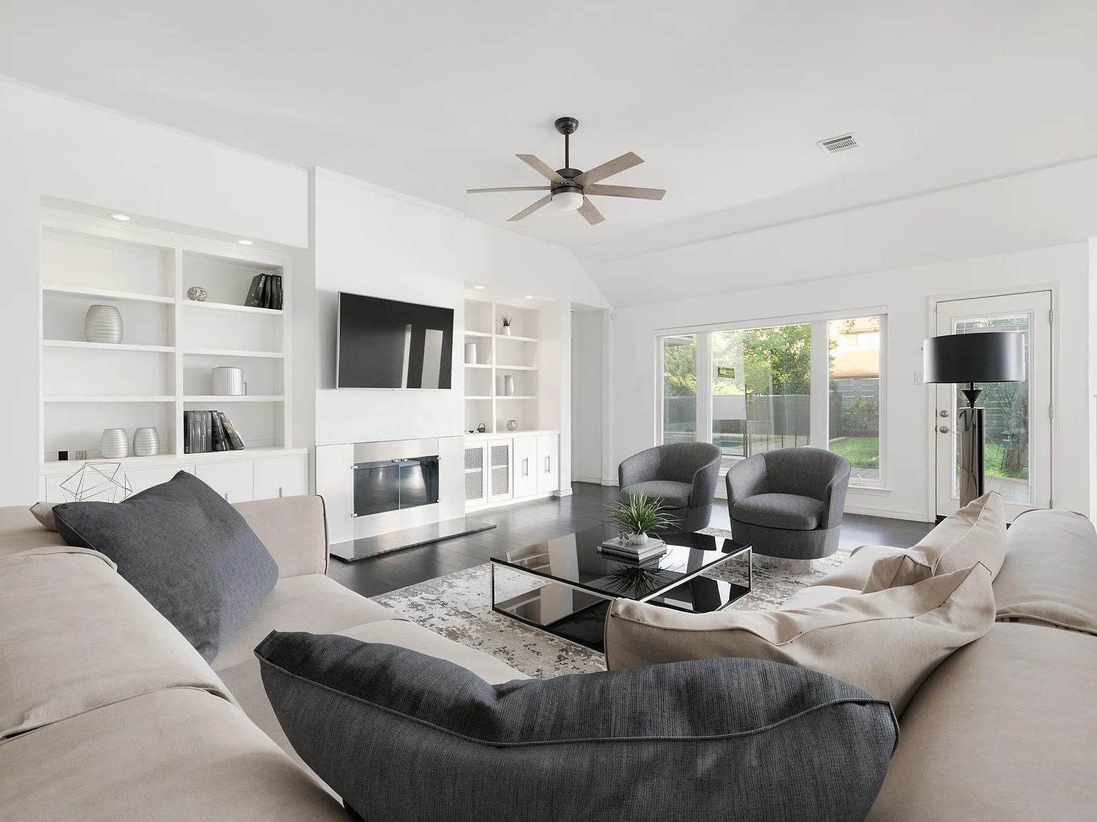 3 bed, 2.0 bath, 1708 sqft, $4,000 — Photo 3