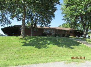 251 Longfield Rd, Fincastle, VA 24090