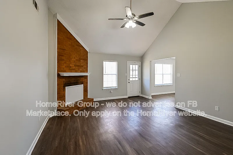 3 bed, 2.0 bath, 1462 sqft, $1,875 — Photo 3