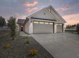 958 S Almond St, Nampa, ID 83686