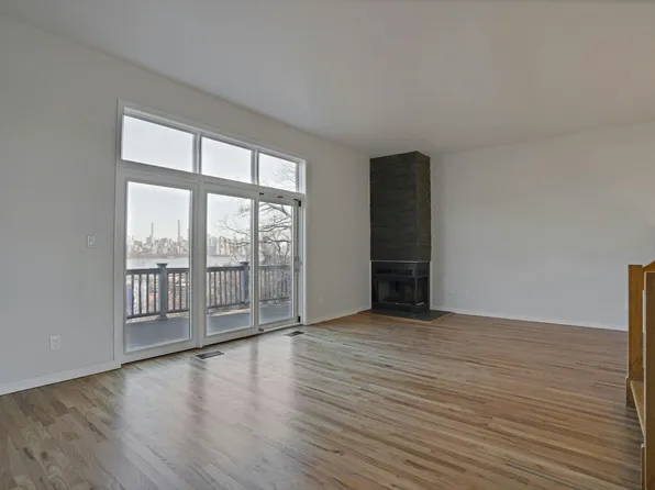 1 Columbus Avenue image 3 of 32
