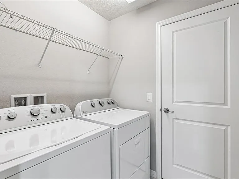 7260 Duxbury Ln — Photo 19