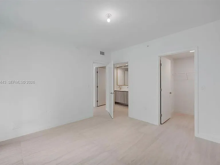 77 SE 5th St #2305 — Photo 18