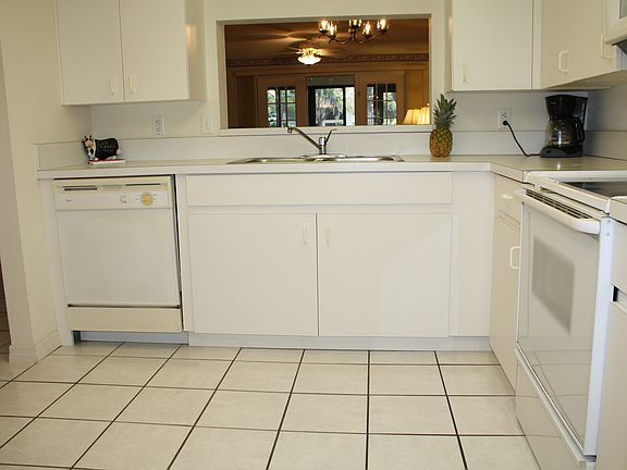 4th image of 419 Pine Hollow Cir #419