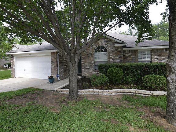 2nd image of 3917 Kirby Dr