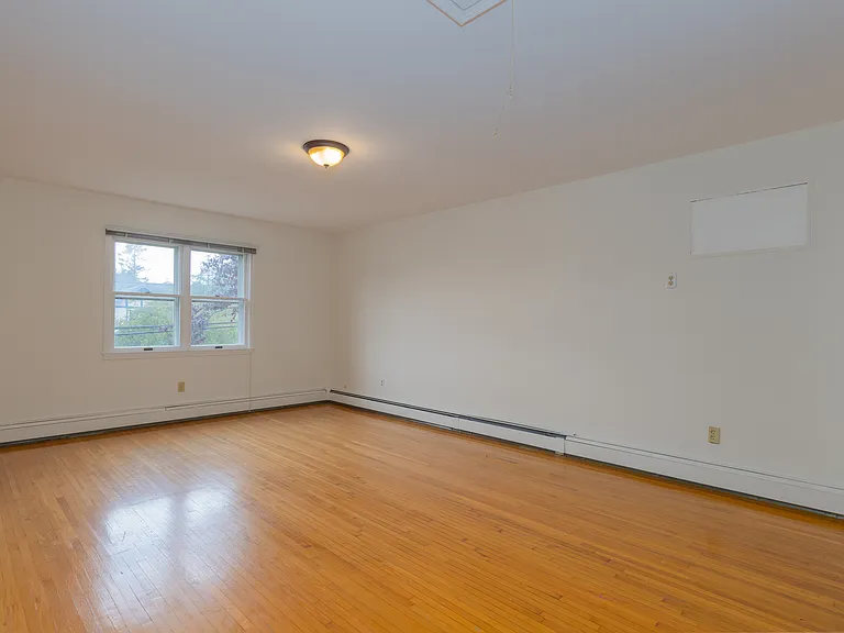 30 Cassilis Ave — Photo 19