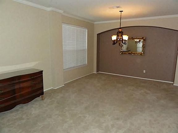 3rd image of 4908 Summer Oaks Ln