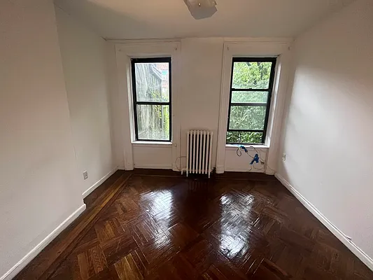 Rented by Green Line Realty | media 14