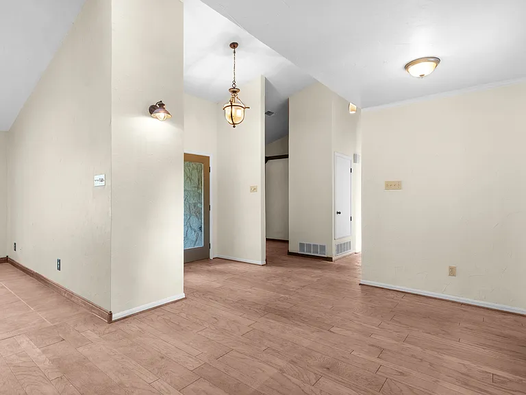 1711 Old Mill Rd — Photo 13