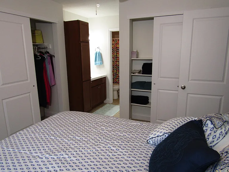 Woodcrest Apartments — Photo 8