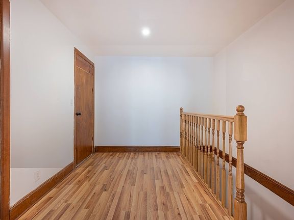 4th image of 1328 Jefferson Ave #1