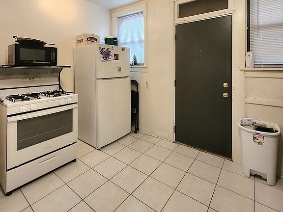 3rd image of 901 W Washington Blvd #405-2