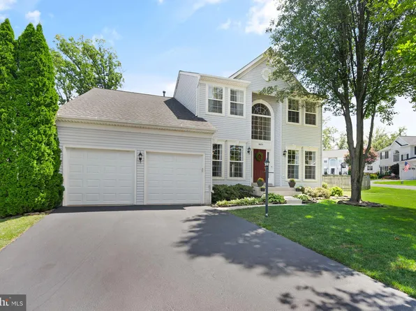 9633 Looking Glass Ct, Bristow, VA 20136