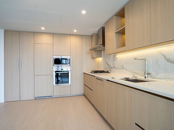 3rd image of 13778 100th Ave #1111
