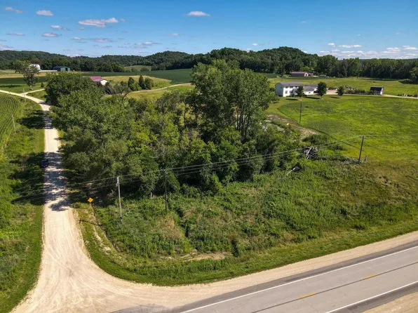 330th St, Strawberry Pt, IA 52076