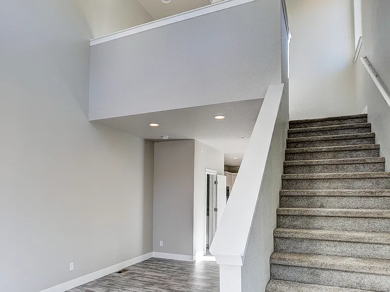 817 Cherokee Dr — Photo 4