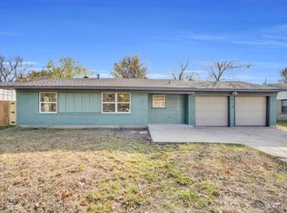 610 Colgate Dr, Lancaster, TX 75134