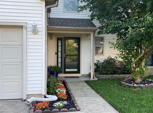 5 Periwinkle Ln, Delran, NJ 08075