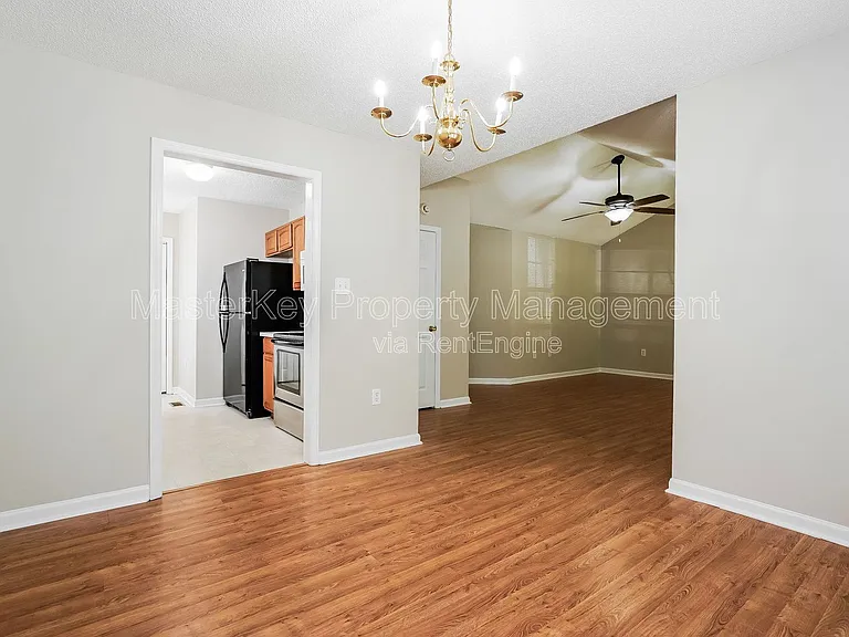 317 Cross Hill Ln — Photo 10