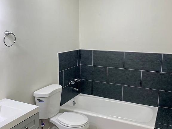 5th image of 6223 S Victoria Ave APT 1