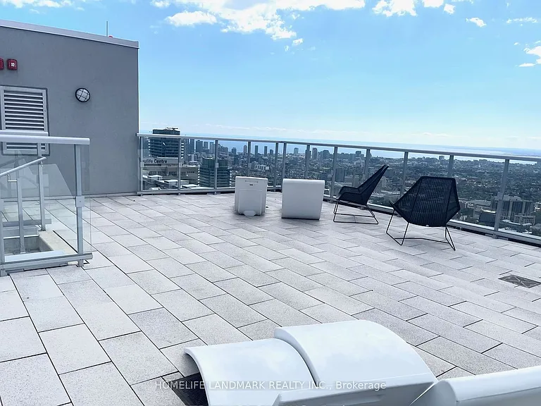 1 Yorkville Ave #2409 — Photo 19