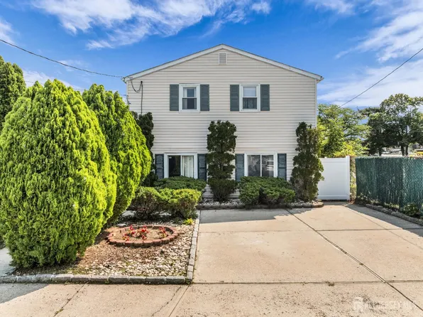 12 Jacobson St, Sayreville, NJ 08872