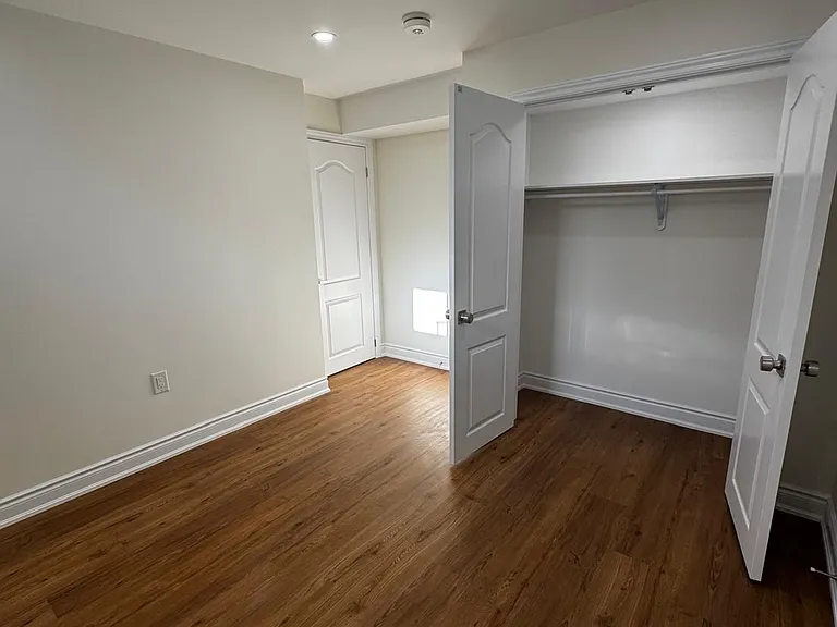 204 Ronald Guscott St — Photo 2