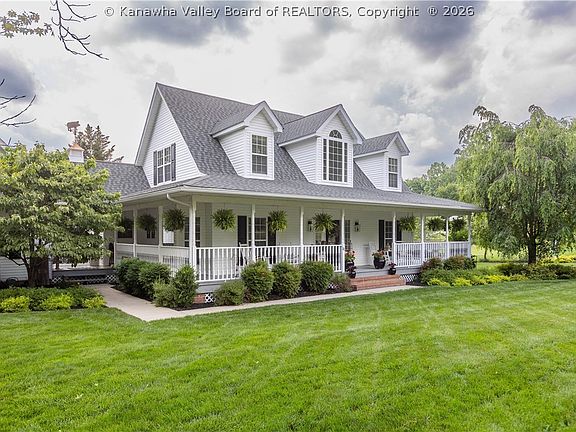 2nd image of 28 Hazel Cir