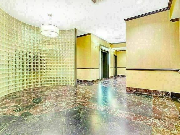 4th image of 207 E 37th St #5DA